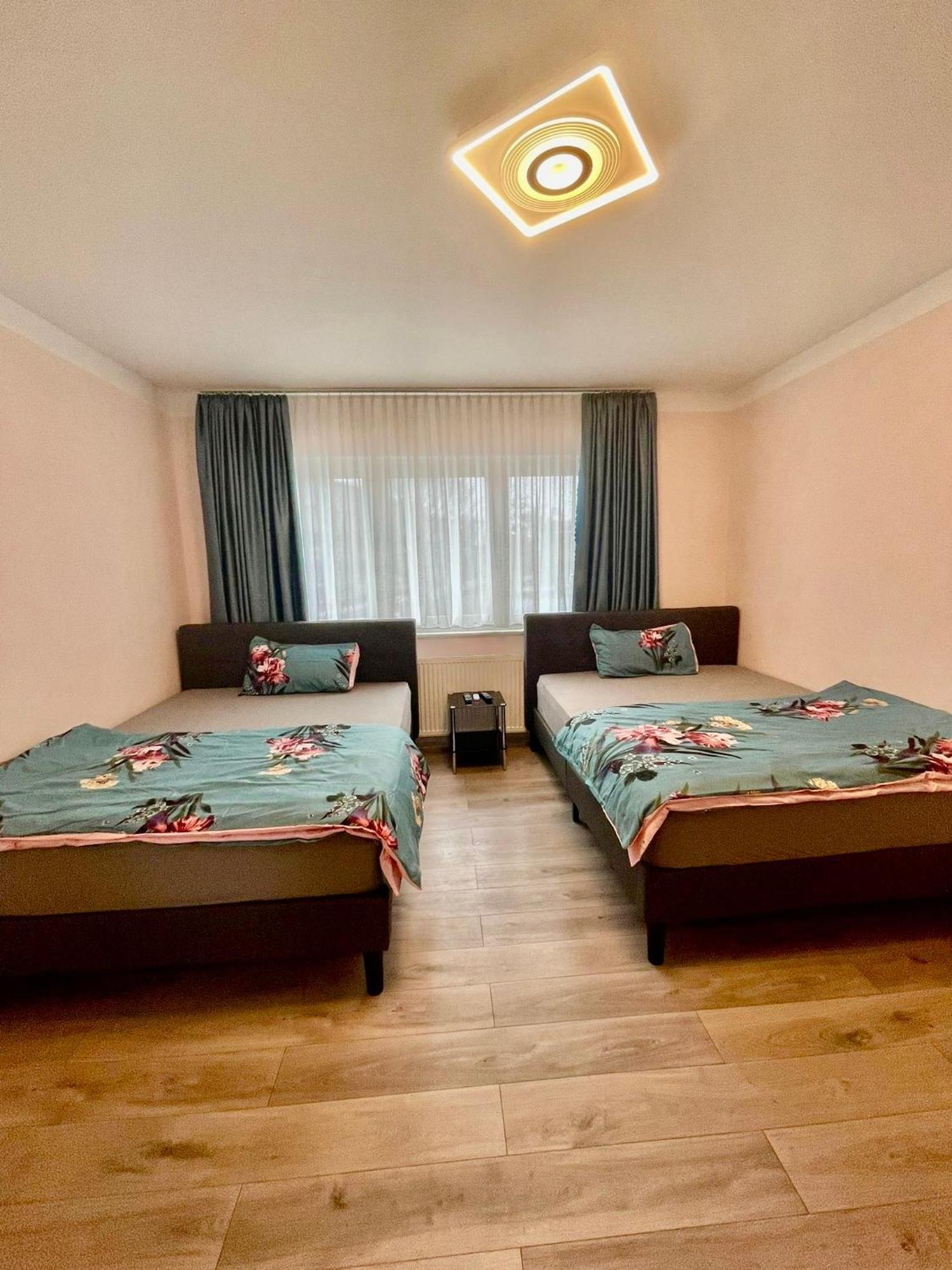 Leo Apartment Zentrum รึสเซิลส์ไฮม์ ภายนอก รูปภาพ