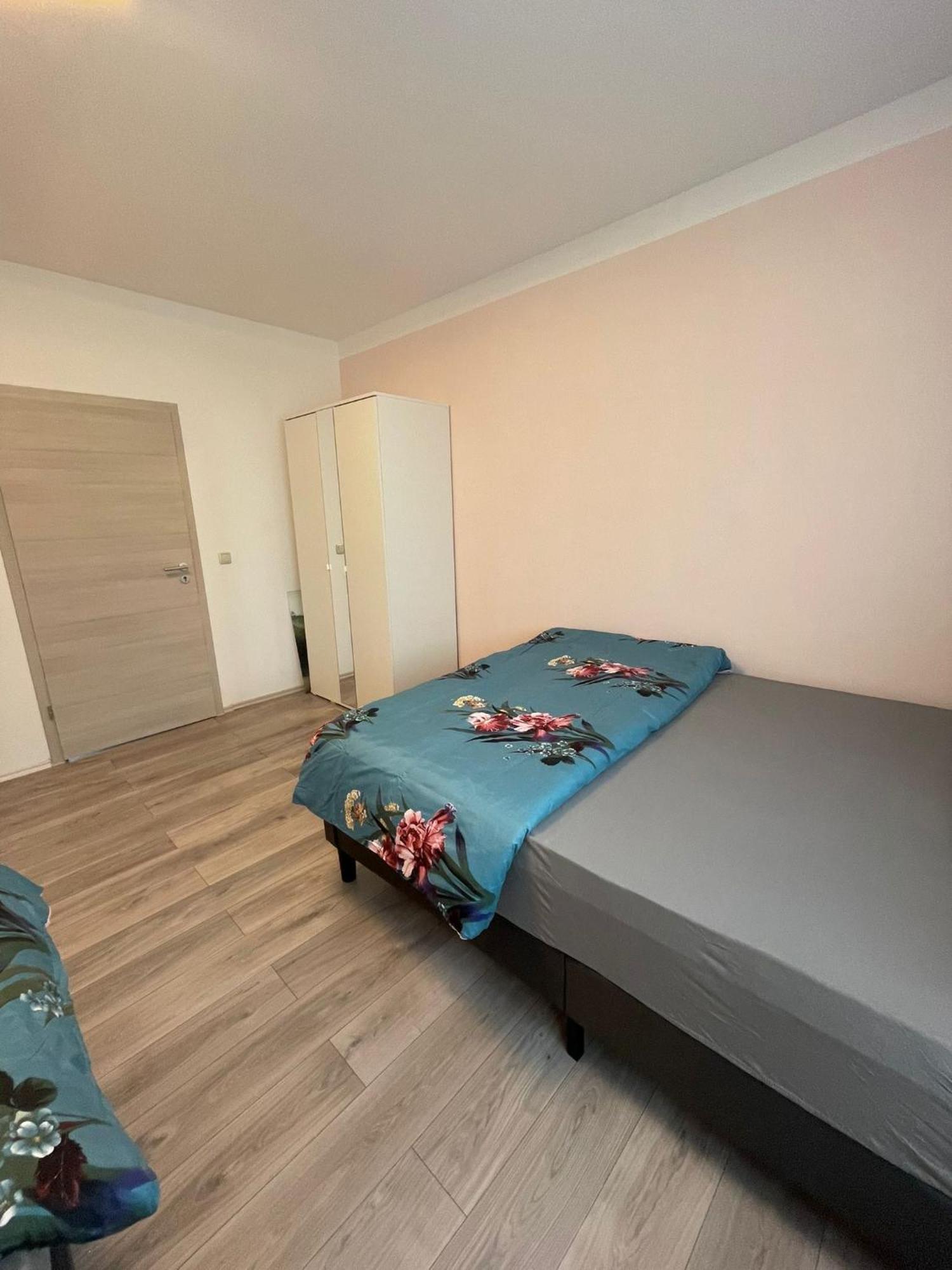 Leo Apartment Zentrum รึสเซิลส์ไฮม์ ภายนอก รูปภาพ